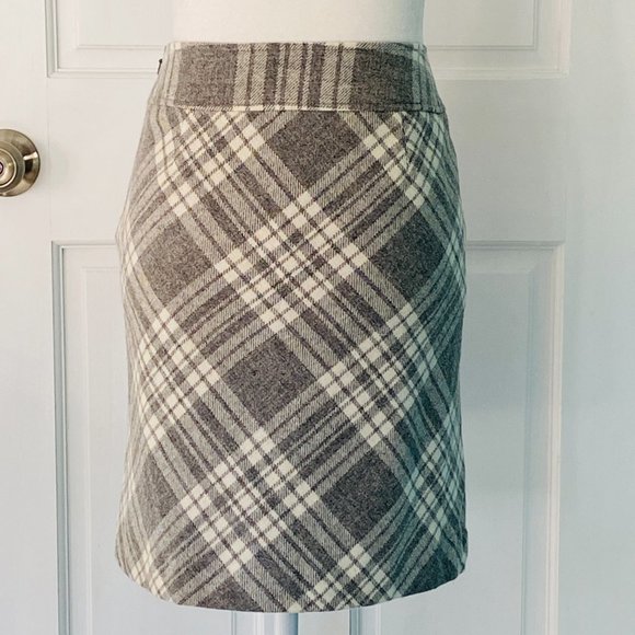 Talbots Gray & Cream Plaid Wool Blend A-Line Skirt (size 2P) - Picture 1 of 6